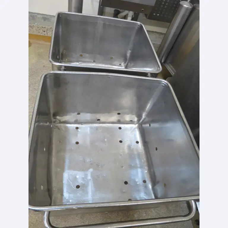 Máquinas bem conservadas para a produção de carnes salgadas/produtos de carne curados e carnes fumadas, máquinas de corte e de embalagem, equipamento de fábrica e de escritório-3