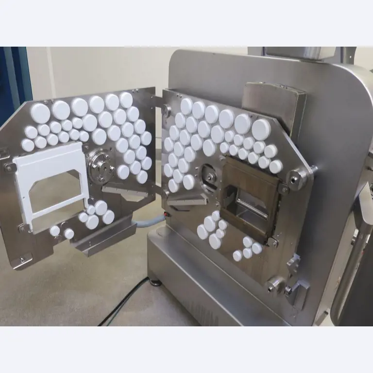 Dobře udržované stroje na výrobu solených masných výrobků a uzenin, porcovací a balicí stroje, tovární a kancelářské vybavení.-5