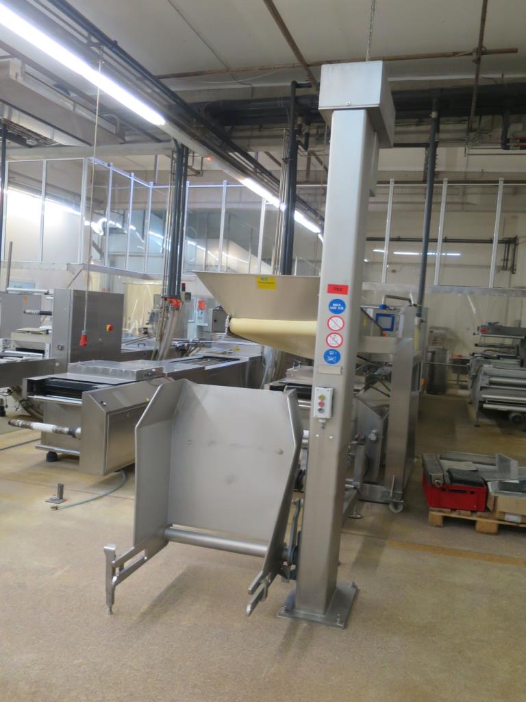 gepflegte Maschinen zur Produktion von gesalzenen Fleisch-/ Pökelwaren und Geräuchertem, Schneide- und Verpackungsmaschinen, Betriebs– und Geschäftsausstattung-1