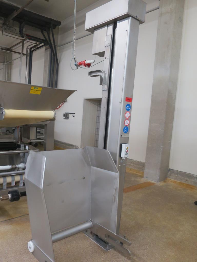 gepflegte Maschinen zur Produktion von gesalzenen Fleisch-/ Pökelwaren und Geräuchertem, Schneide- und Verpackungsmaschinen, Betriebs– und Geschäftsausstattung-2