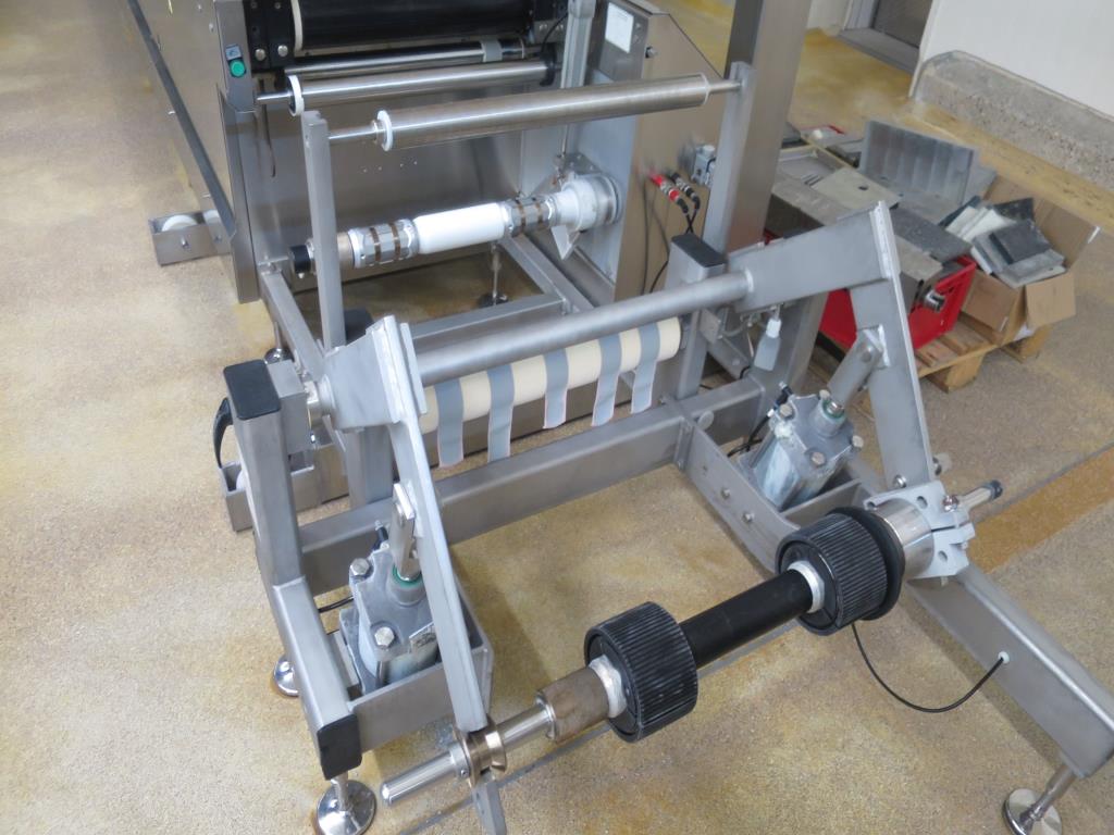 Well-maintained machines for the production of salted meat, cured and smoked products, cutting and packaging machines, operating and office equipment-2