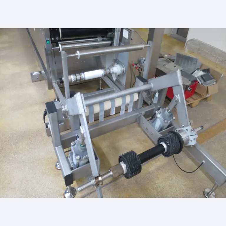 Máquinas bem conservadas para a produção de carnes salgadas/produtos de carne curados e carnes fumadas, máquinas de corte e de embalagem, equipamento de fábrica e de escritório-2