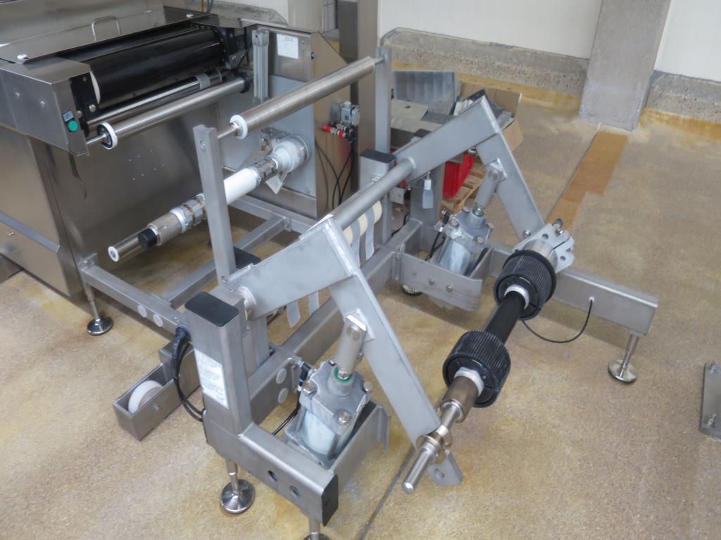 Well-maintained machines for the production of salted meat, cured and smoked products, cutting and packaging machines, operating and office equipment-3