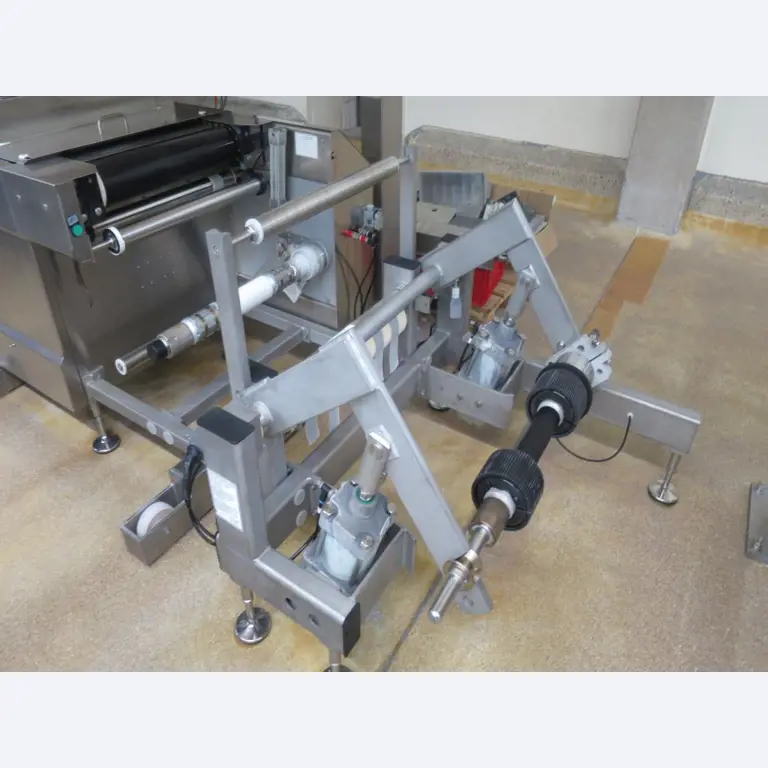 Máquinas bem conservadas para a produção de carnes salgadas/produtos de carne curados e carnes fumadas, máquinas de corte e de embalagem, equipamento de fábrica e de escritório-3