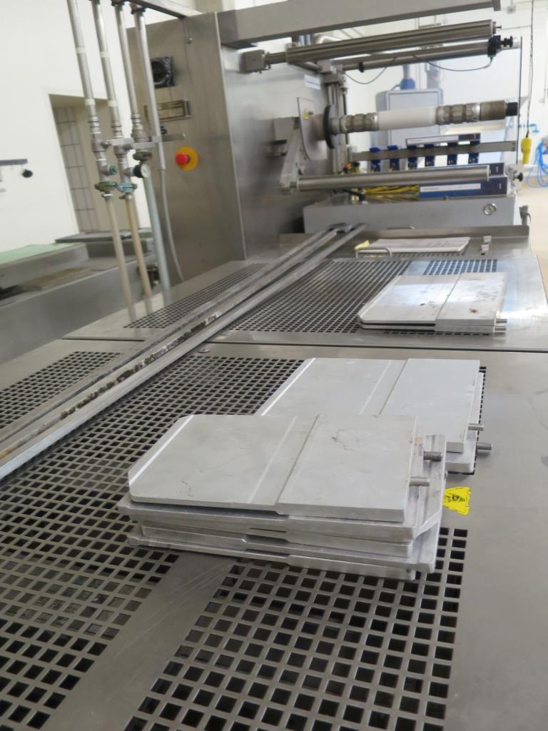 Well-maintained machines for the production of salted meat, cured and smoked products, cutting and packaging machines, operating and office equipment-5