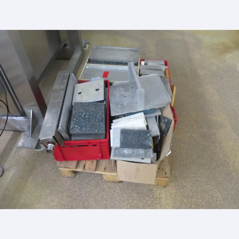 Máquinas bem conservadas para a produção de carnes salgadas/produtos de carne curados e carnes fumadas, máquinas de corte e de embalagem, equipamento de fábrica e de escritório-8