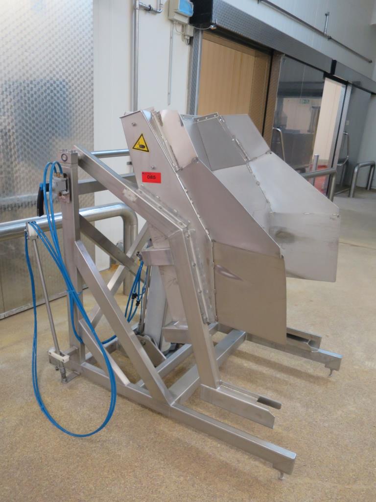 gepflegte Maschinen zur Produktion von gesalzenen Fleisch-/ Pökelwaren und Geräuchertem, Schneide- und Verpackungsmaschinen, Betriebs– und Geschäftsausstattung-1