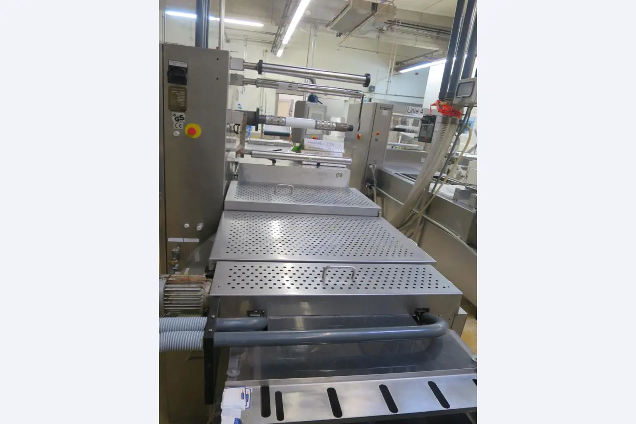 Máquinas bem conservadas para a produção de carnes salgadas/produtos de carne curados e carnes fumadas, máquinas de corte e de embalagem, equipamento de fábrica e de escritório-1