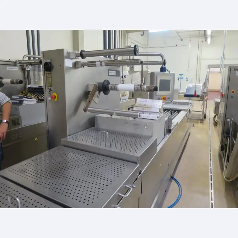 Máquinas bem conservadas para a produção de carnes salgadas/produtos de carne curados e carnes fumadas, máquinas de corte e de embalagem, equipamento de fábrica e de escritório-4