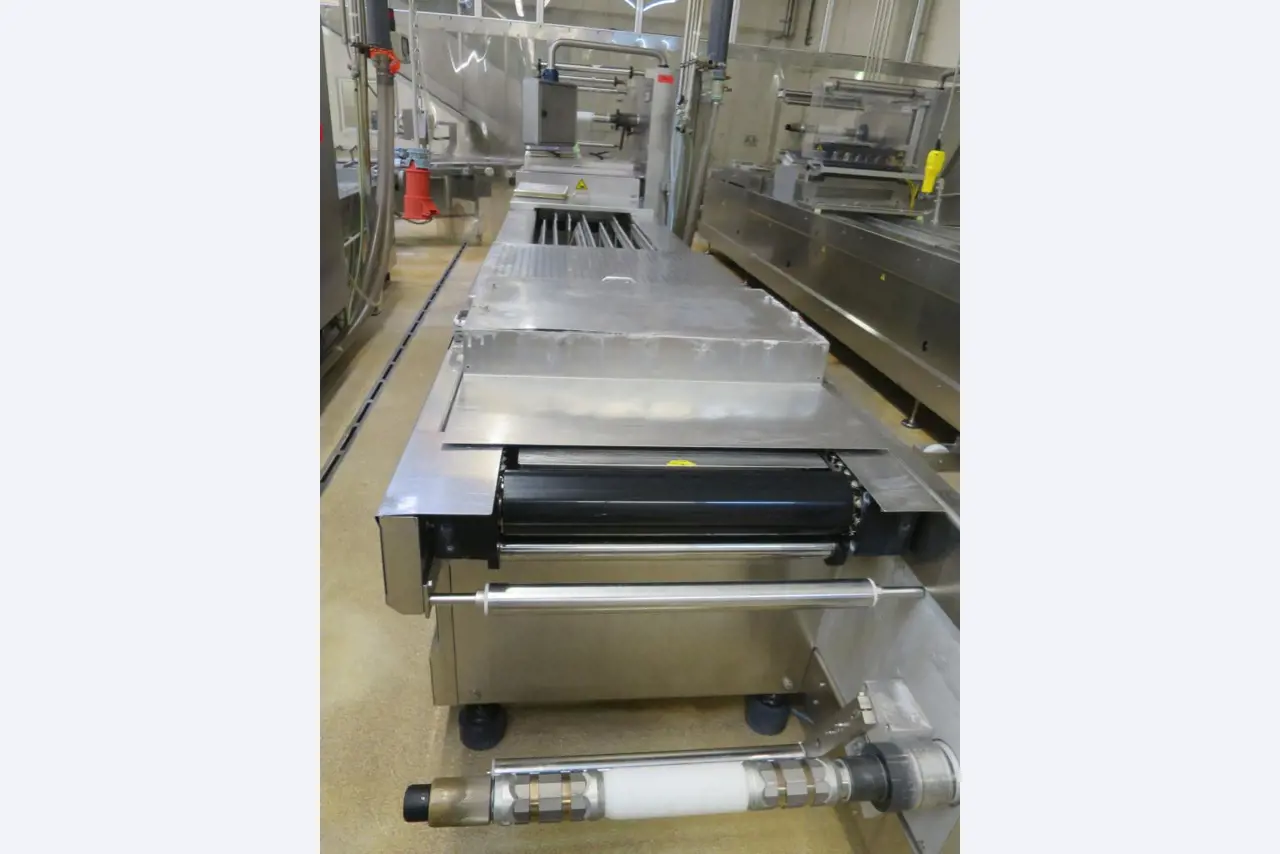 Máquinas bem conservadas para a produção de carnes salgadas/produtos de carne curados e carnes fumadas, máquinas de corte e de embalagem, equipamento de fábrica e de escritório-5