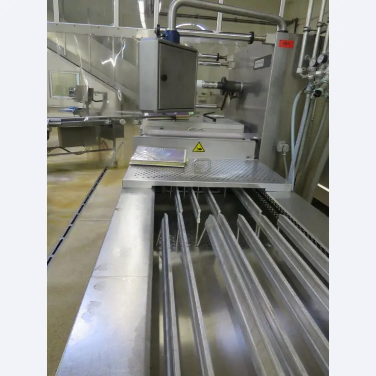 Máquinas bem conservadas para a produção de carnes salgadas/produtos de carne curados e carnes fumadas, máquinas de corte e de embalagem, equipamento de fábrica e de escritório-6