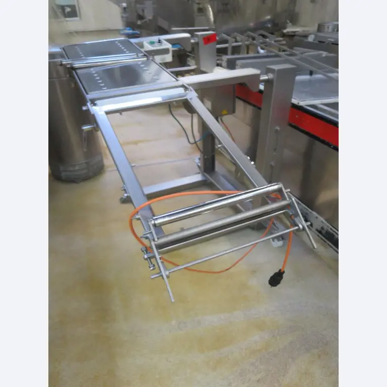 Máquinas bem conservadas para a produção de carnes salgadas/produtos de carne curados e carnes fumadas, máquinas de corte e de embalagem, equipamento de fábrica e de escritório-4