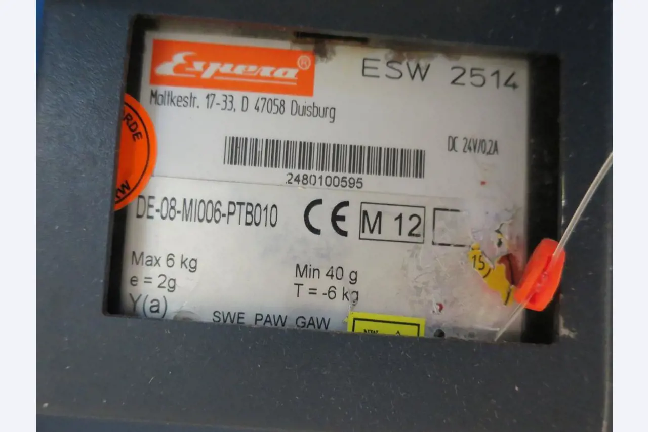 Máquinas bem conservadas para a produção de carnes salgadas/produtos de carne curados e carnes fumadas, máquinas de corte e de embalagem, equipamento de fábrica e de escritório-2