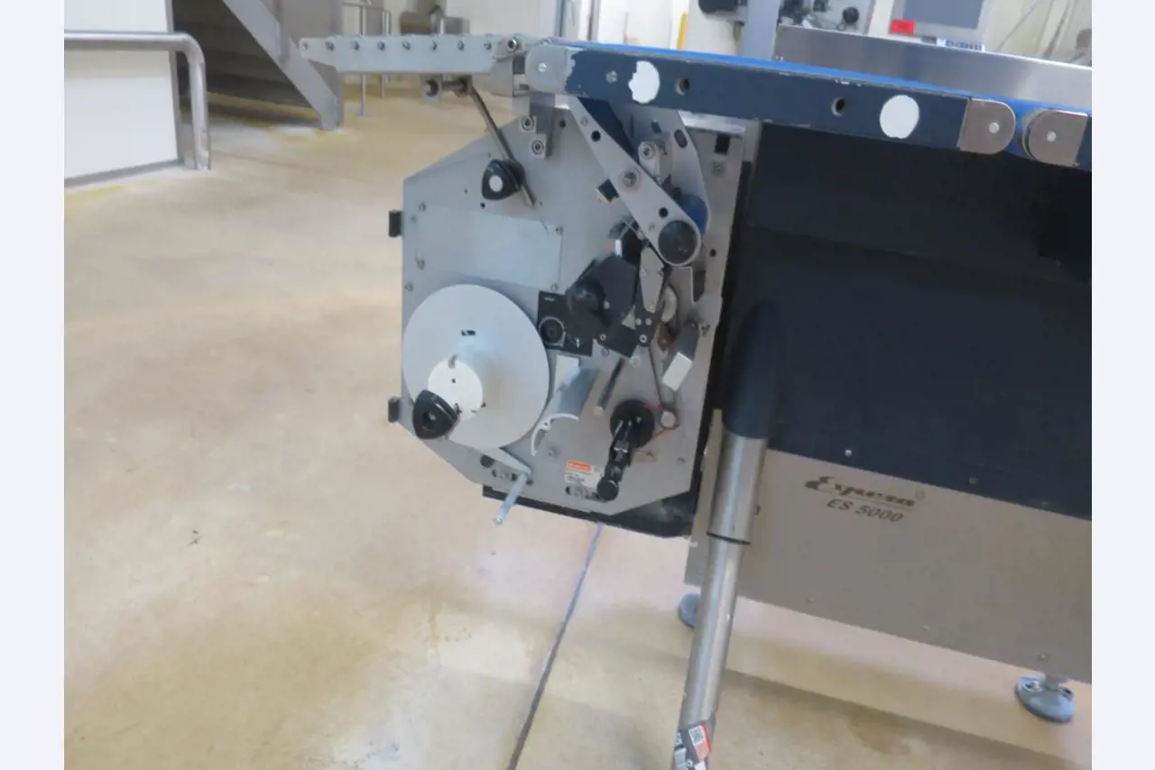 Máquinas bem conservadas para a produção de carnes salgadas/produtos de carne curados e carnes fumadas, máquinas de corte e de embalagem, equipamento de fábrica e de escritório-5