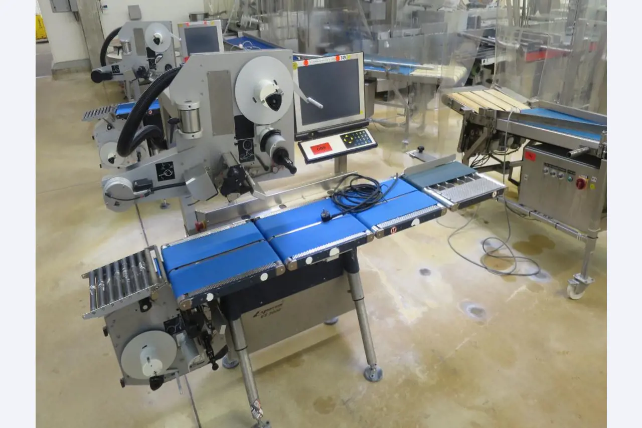 Máquinas bem conservadas para a produção de carnes salgadas/produtos de carne curados e carnes fumadas, máquinas de corte e de embalagem, equipamento de fábrica e de escritório-6