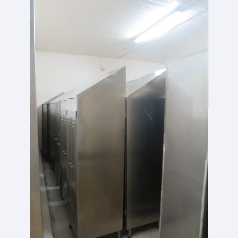 Máquinas bem conservadas para a produção de carnes salgadas/produtos de carne curados e carnes fumadas, máquinas de corte e de embalagem, equipamento de fábrica e de escritório-3