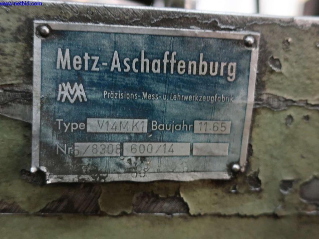 Máquinas, equipamento operacional e de escritório de uma fábrica de motoredutores-4