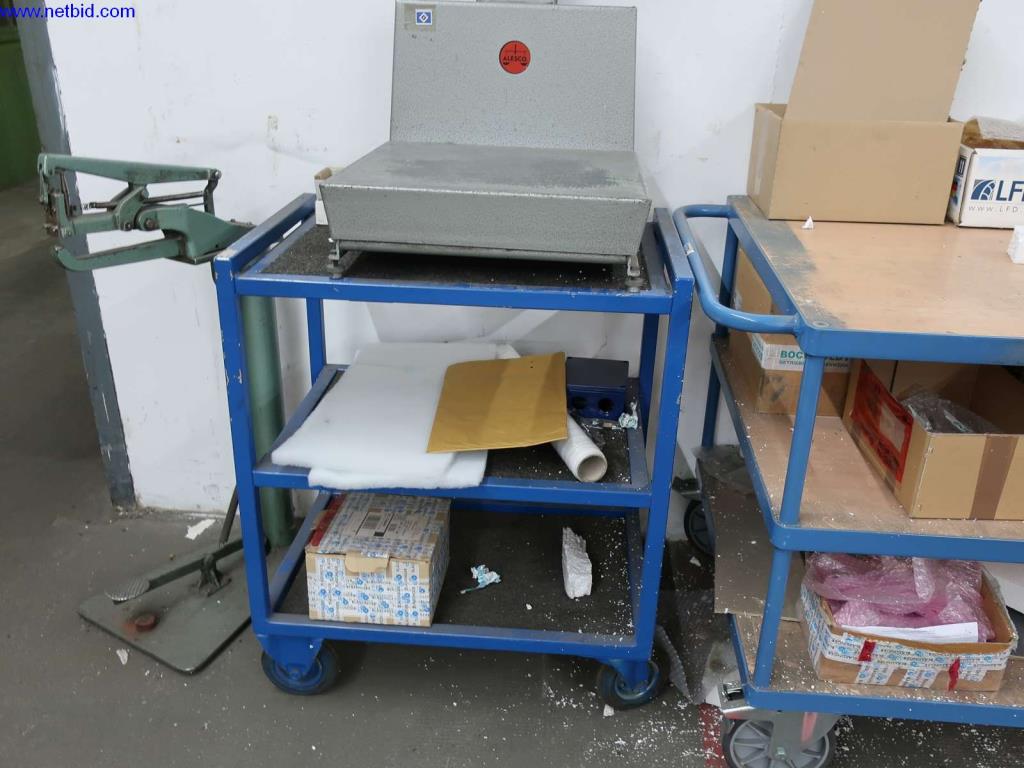 Máquinas, equipamento operacional e de escritório de uma fábrica de motoredutores-2