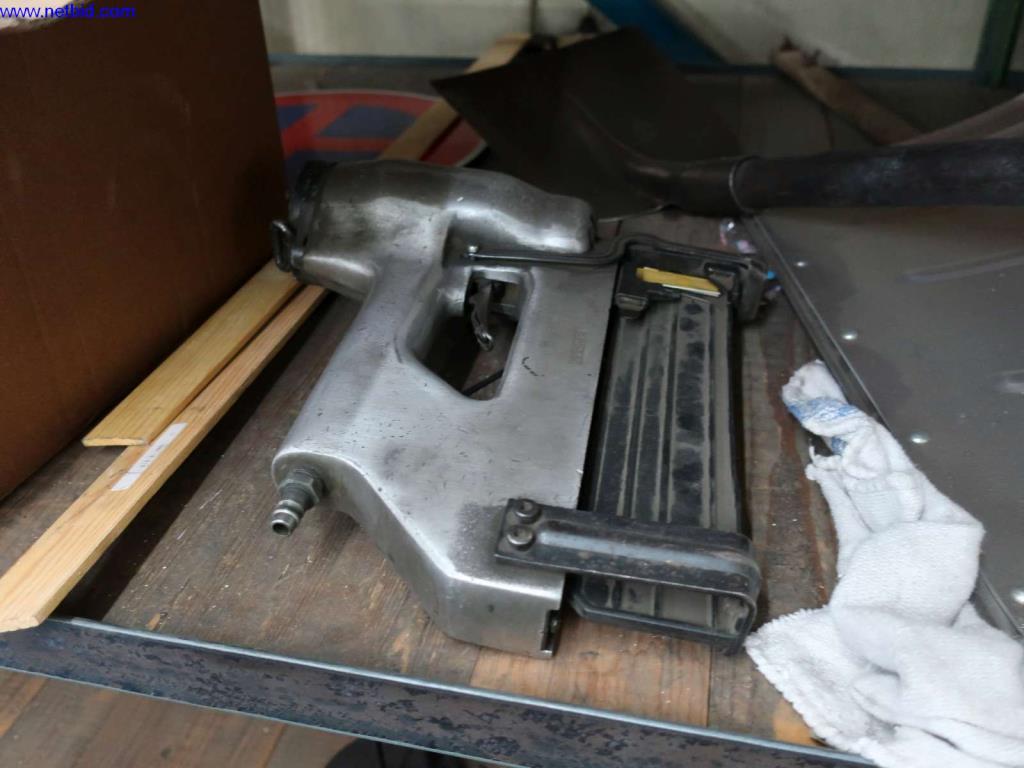 Máquinas, equipamento operacional e de escritório de uma fábrica de motoredutores-1