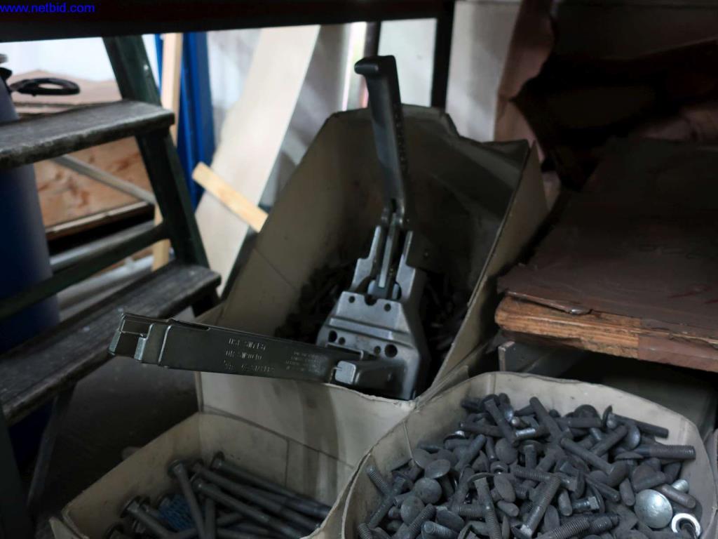 Máquinas, equipamento operacional e de escritório de uma fábrica de motoredutores-2