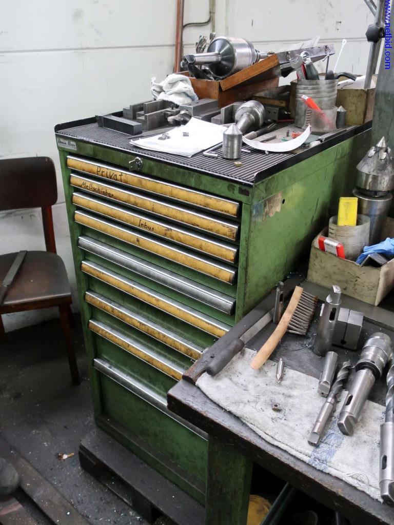 Máquinas, equipamento operacional e de escritório de uma fábrica de motoredutores-4