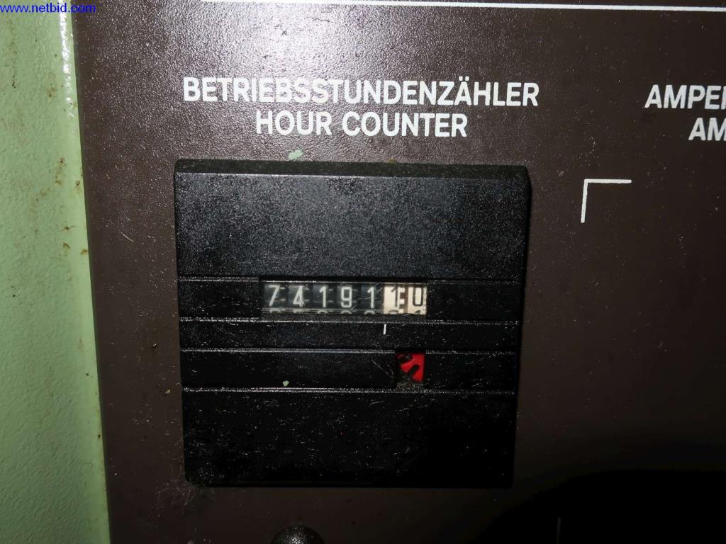 Máquinas, equipamento operacional e de escritório de uma fábrica de motoredutores-4