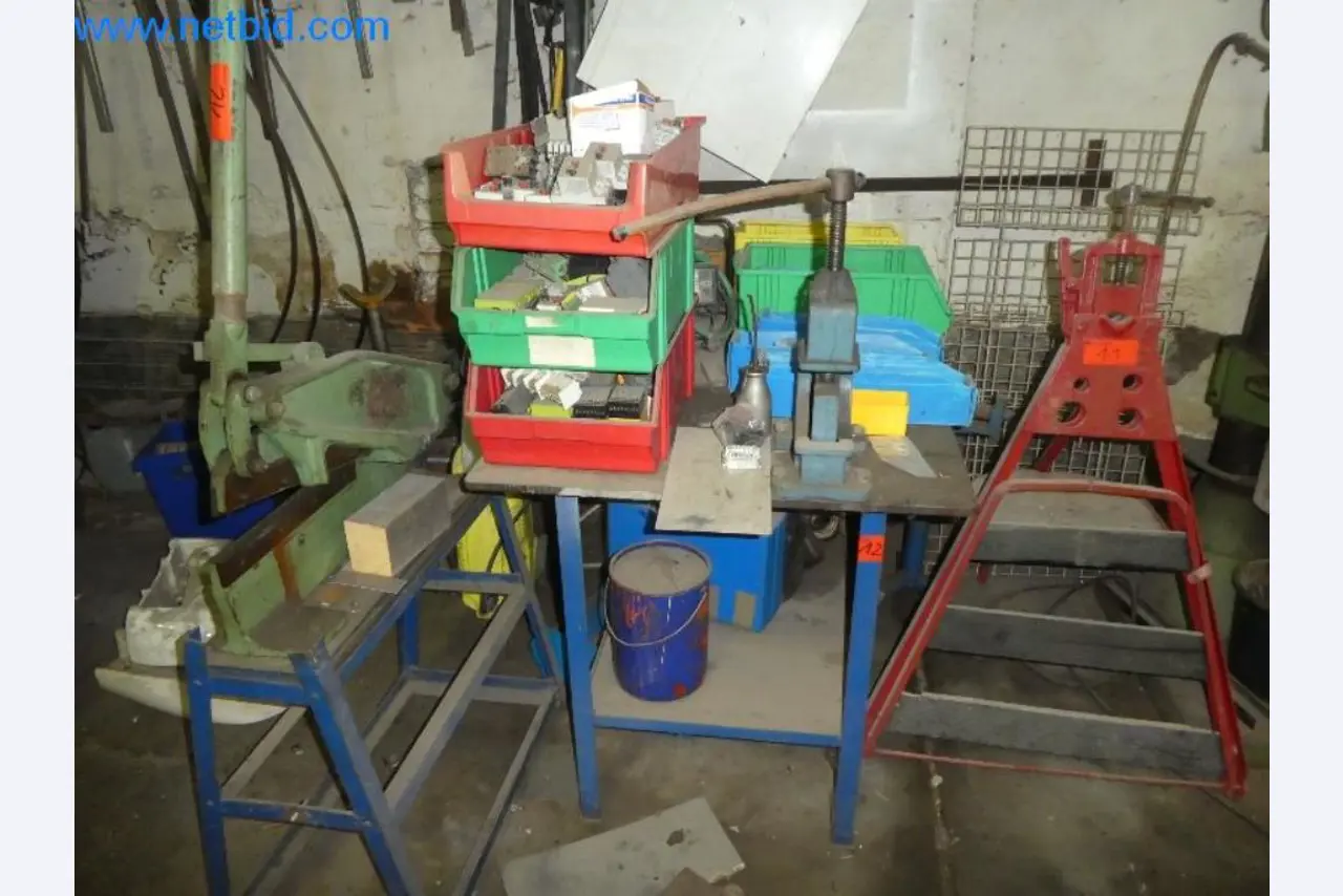 Betriebs- und Geschäftsausstattung-3