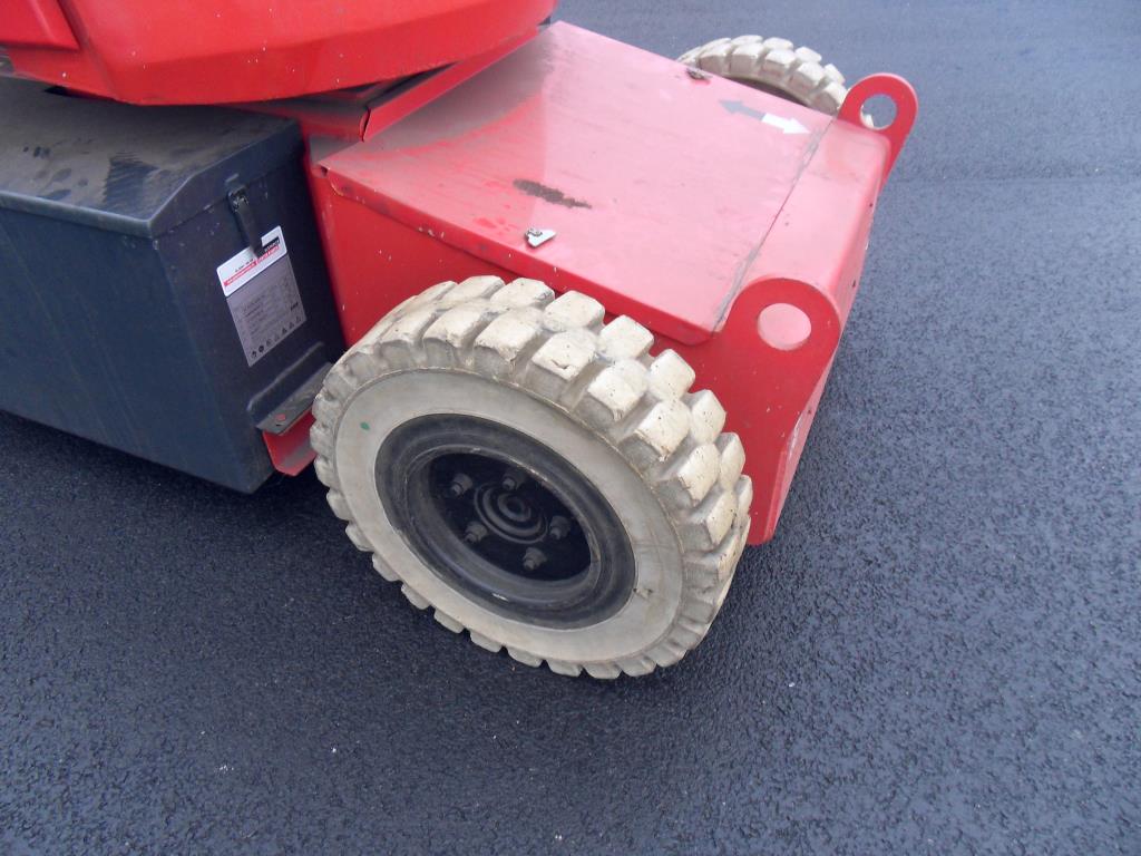 Various forklifts/ industrial trucks and vehicles-4