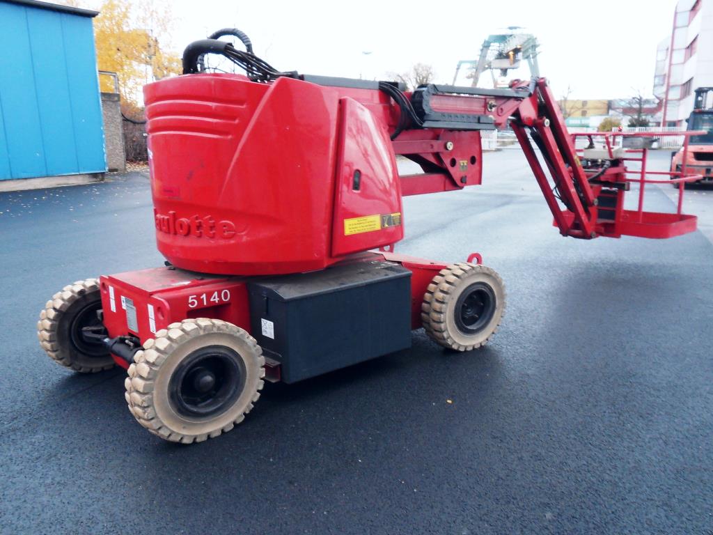 Various forklifts/ industrial trucks and vehicles-5