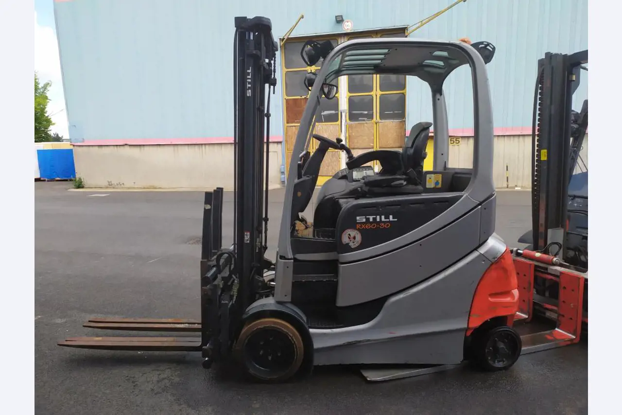 Diverse vorkheftrucks/ industriële trucks en voertuigen-1