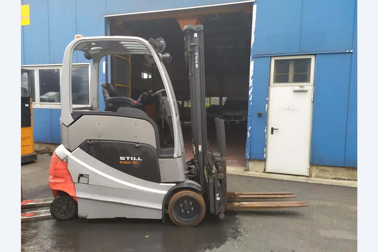Diverse vorkheftrucks/ industriële trucks en voertuigen-5