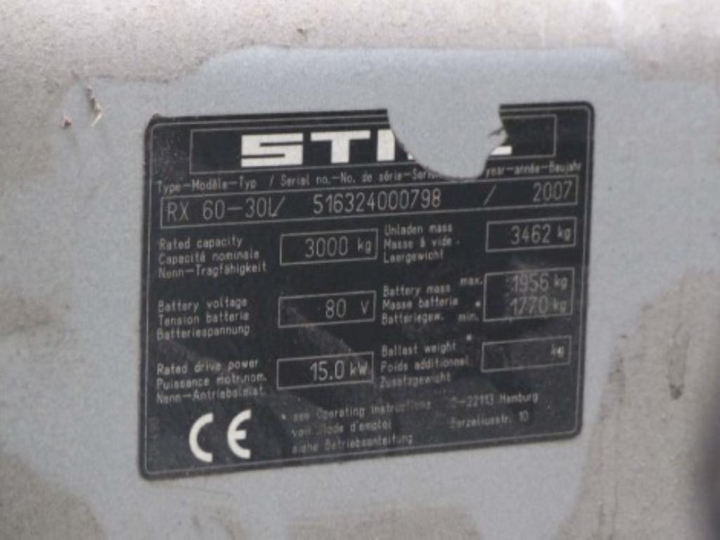 Varias carretillas elevadoras/camiones y vehículos industriales-6