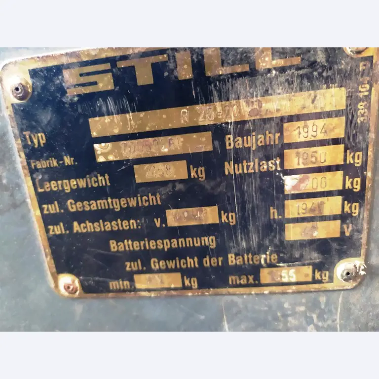 Varias carretillas elevadoras/camiones y vehículos industriales-5