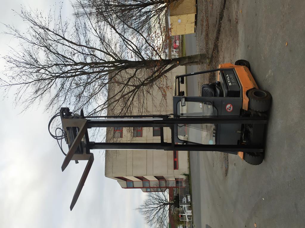 Varias carretillas elevadoras/camiones y vehículos industriales-7