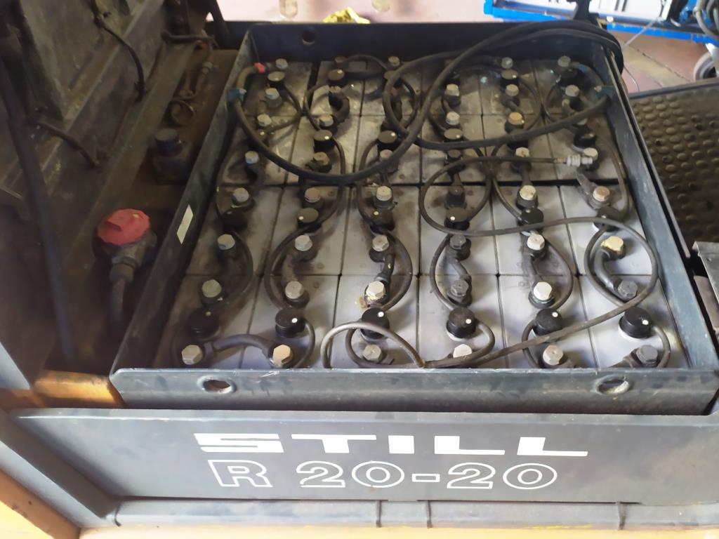 Varias carretillas elevadoras/camiones y vehículos industriales-8