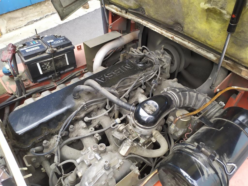 Varias carretillas elevadoras/camiones y vehículos industriales-7