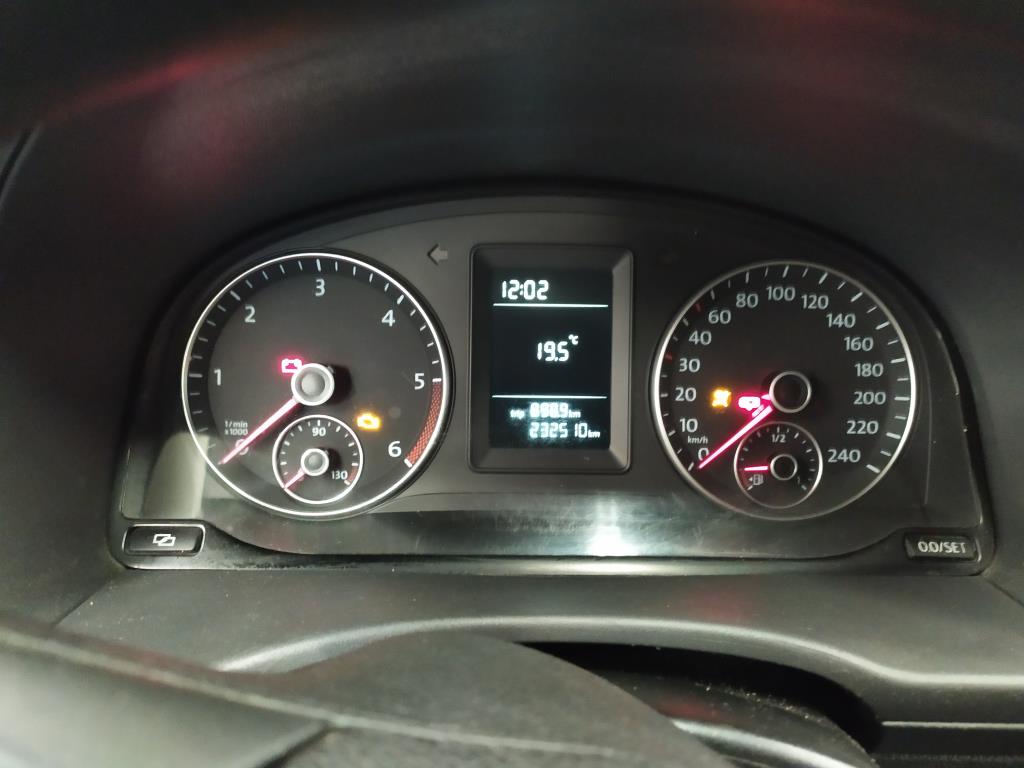 Varias carretillas elevadoras/camiones y vehículos industriales-11