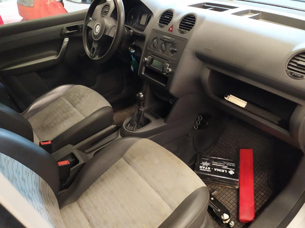 Varias carretillas elevadoras/camiones y vehículos industriales-12