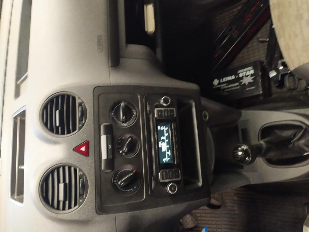 Varias carretillas elevadoras/camiones y vehículos industriales-5