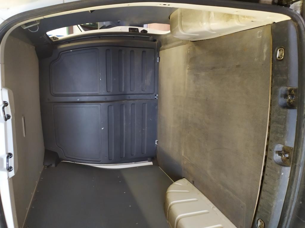 Varias carretillas elevadoras/camiones y vehículos industriales-6