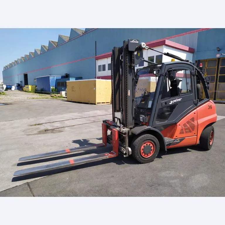 Various forklifts/ industrial trucks and vehicles-1
