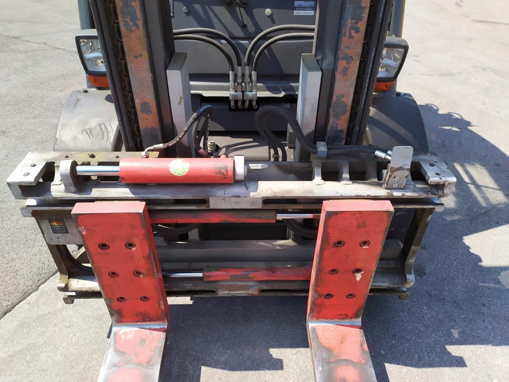 Various forklifts/ industrial trucks and vehicles-2