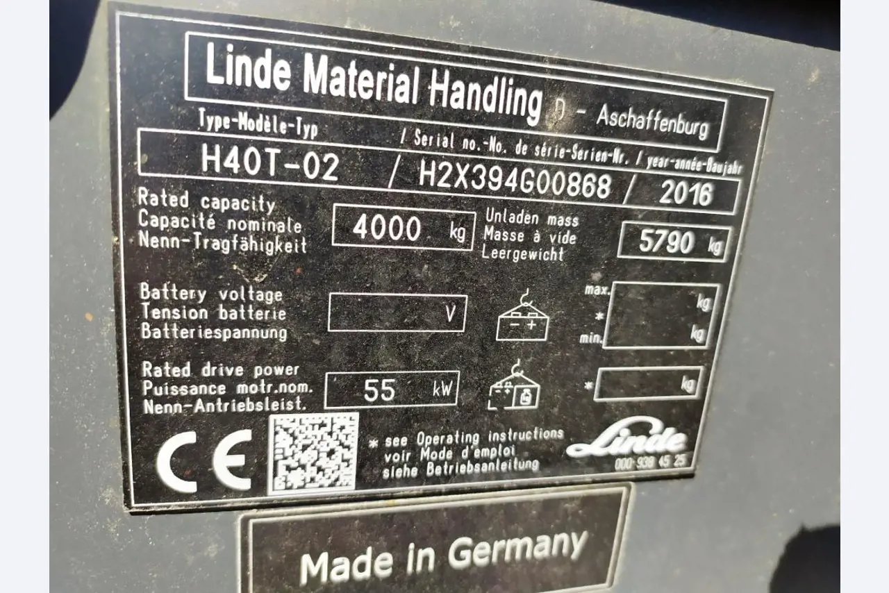 Various forklifts/ industrial trucks and vehicles-7