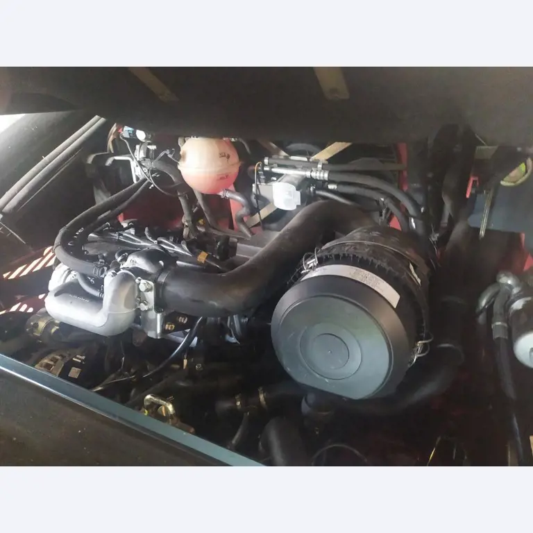 Various forklifts/ industrial trucks and vehicles-8