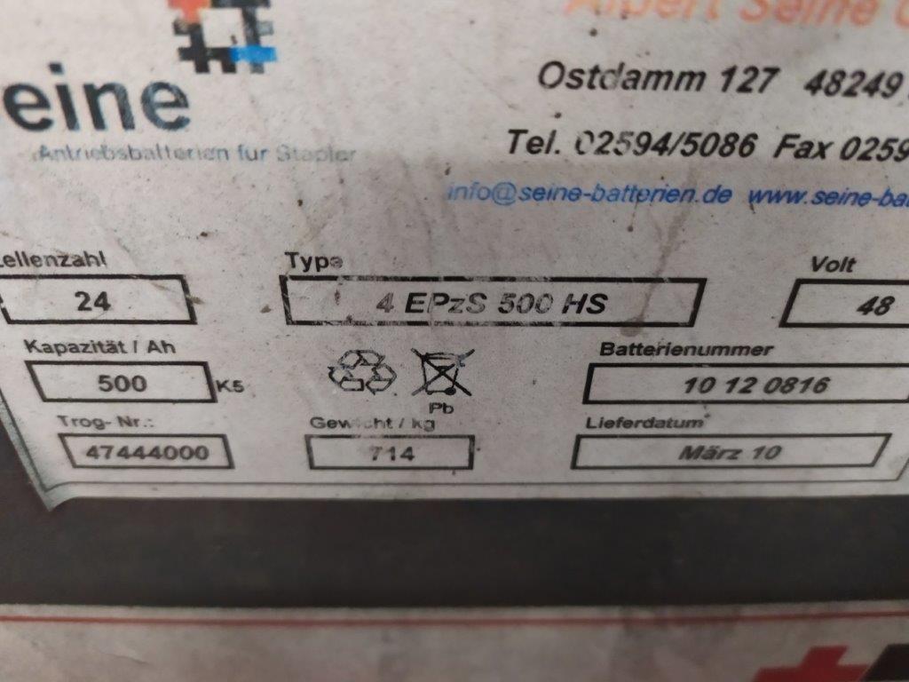 Varias carretillas elevadoras/camiones y vehículos industriales-5