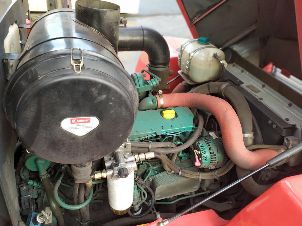 Various forklifts/ industrial trucks and vehicles-11