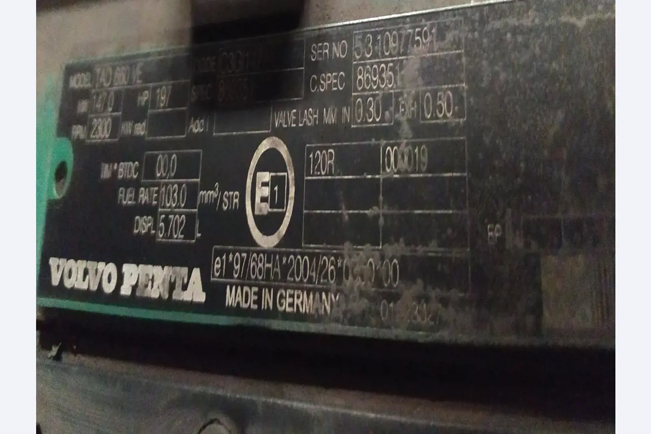 Various forklifts/ industrial trucks and vehicles-13