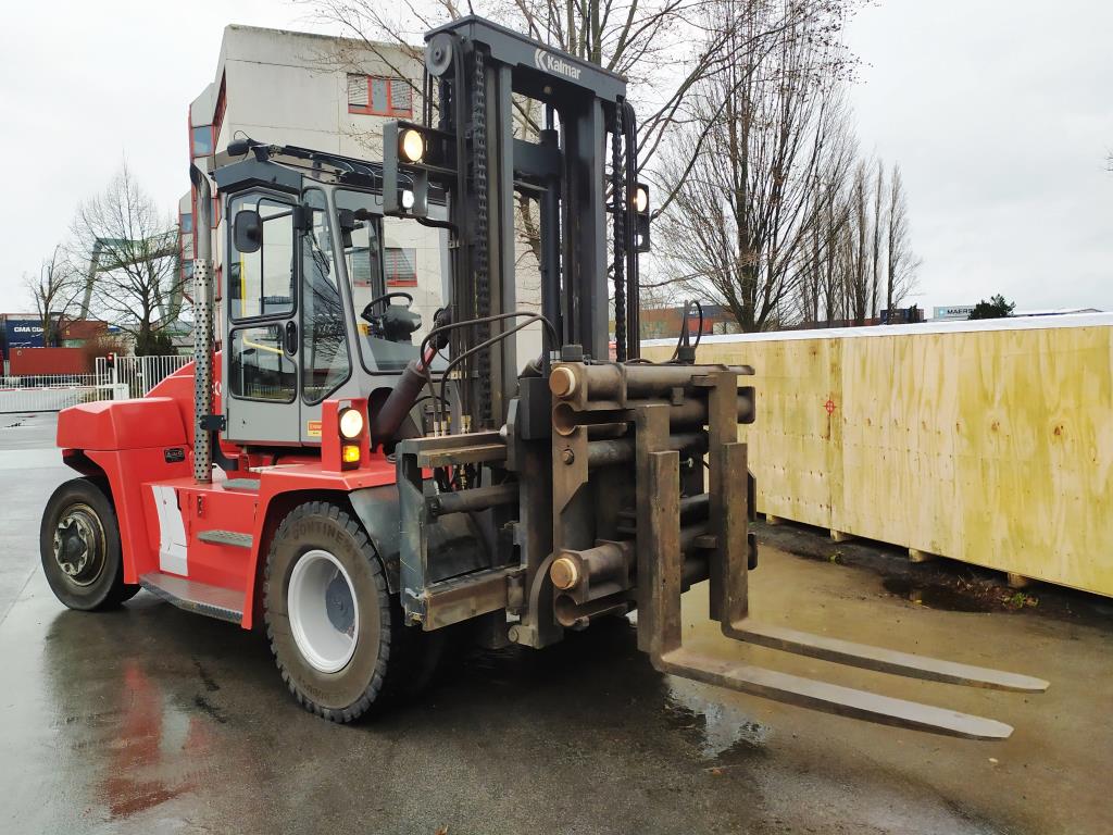 Various forklifts/ industrial trucks and vehicles-3