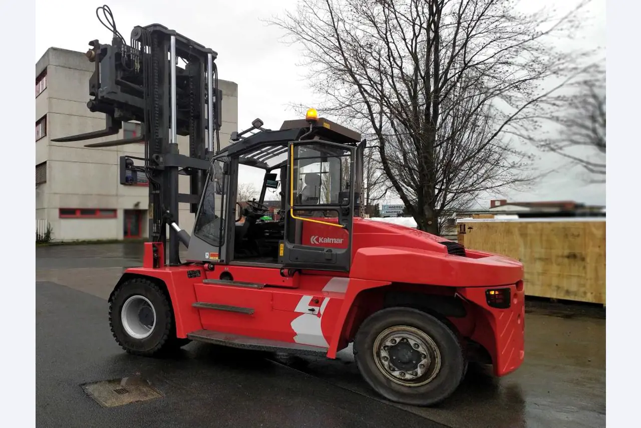 Various forklifts/ industrial trucks and vehicles-6