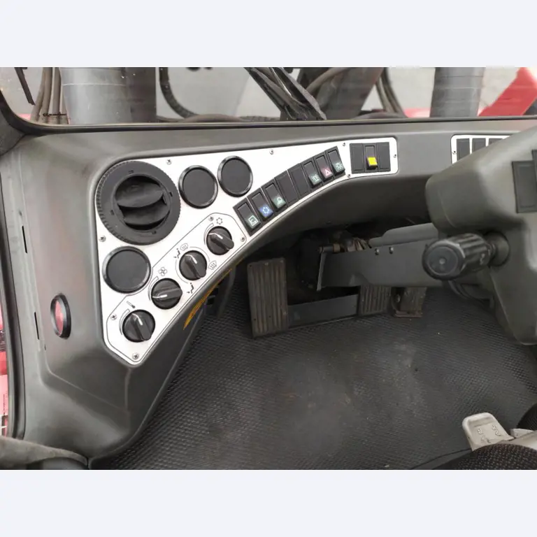 Various forklifts/ industrial trucks and vehicles-8